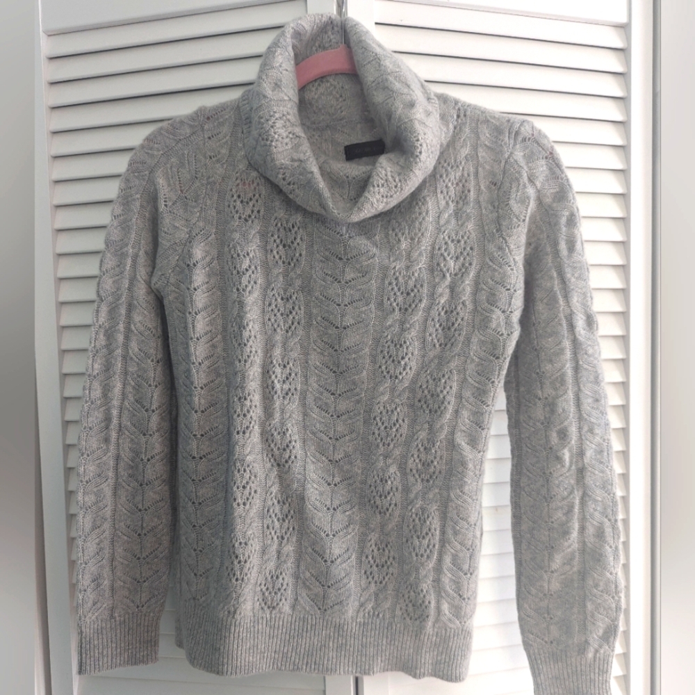 NWT Saks 5th Ave grey cashmere sweater (s:small)